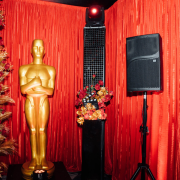 red luxury lounge, red roses and sofa