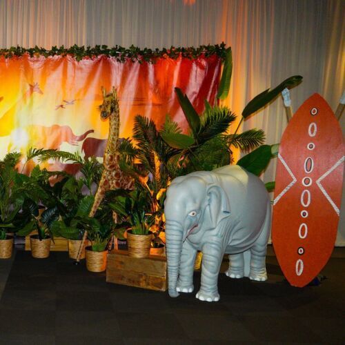 elephant with straight trunk