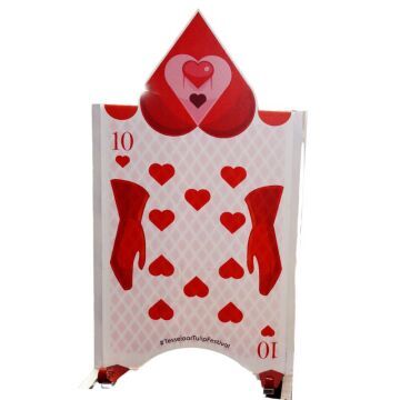 alice in wonderland red and black playing card