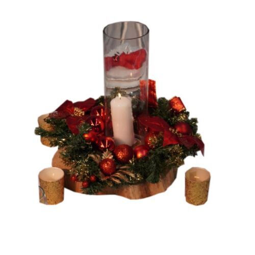 green garland wreath red baubles 