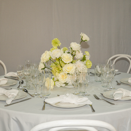 table centrepiece white florals