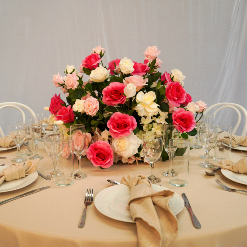 close up rose centrepiece table florals 