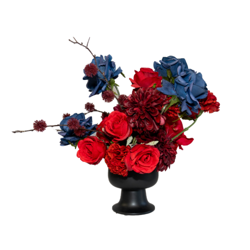 small moody floral table centrepiece