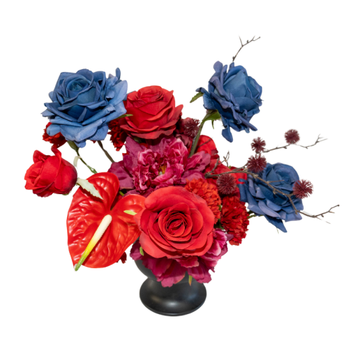 moody modern floral centrepiece