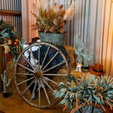 Rustic Wagon Wheel Western 